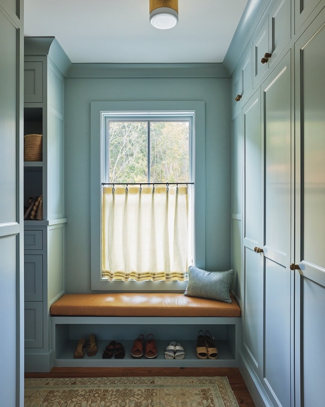 Our favorite @benjaminmoore &lsquo;Woodlawn Blue&rsquo; brightens up the dressing room at our #LakeWaramaug project. As featured in @houseandgardenuk. Photo: @katesjordan. Styling: @megleonard