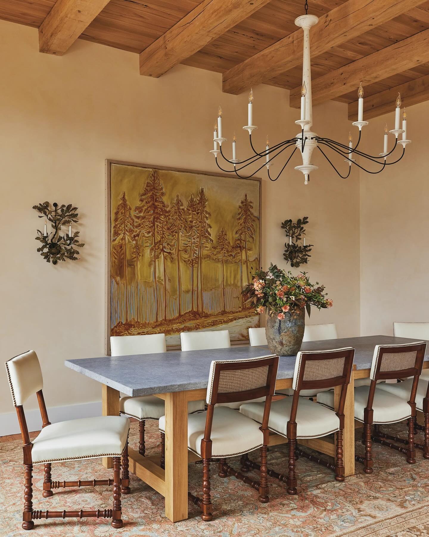 Our #LakeWaramaug project clients are keen entertainers, and so it was important that the main footprint of the house was dedicated to a large space to host guests. In the main dining area, a pair of oak leaf wall lights from @coxlondon flank a paint