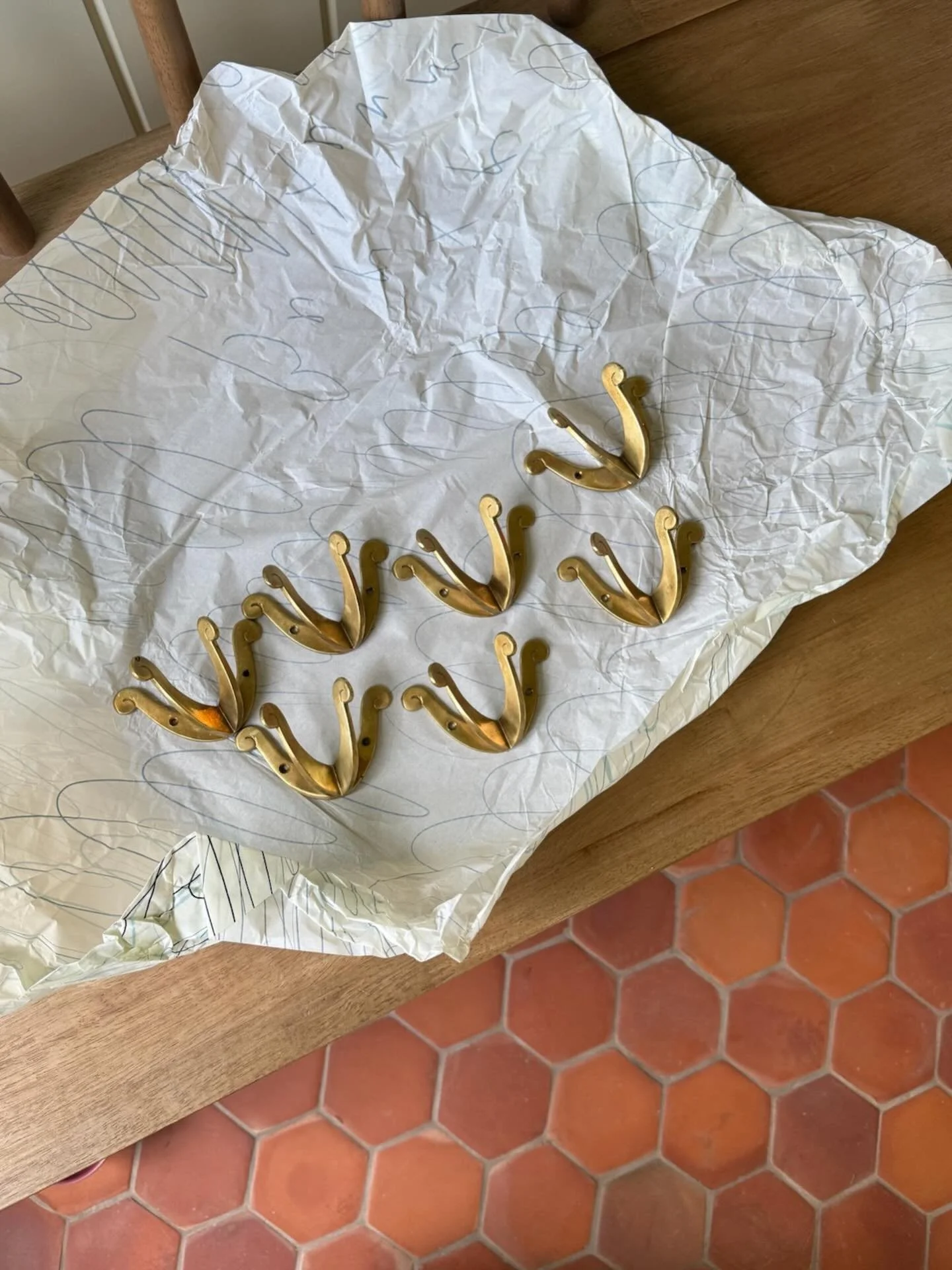 A few behind-the-scenes moments from the last few months.
1- @beataheuman brass hooks for the mudroom at our #Scarsdale project.
2- Custom banquette seating at our downtown project.
3- In-progress kitchen at our #Scarsdale project.
4- The entryway at