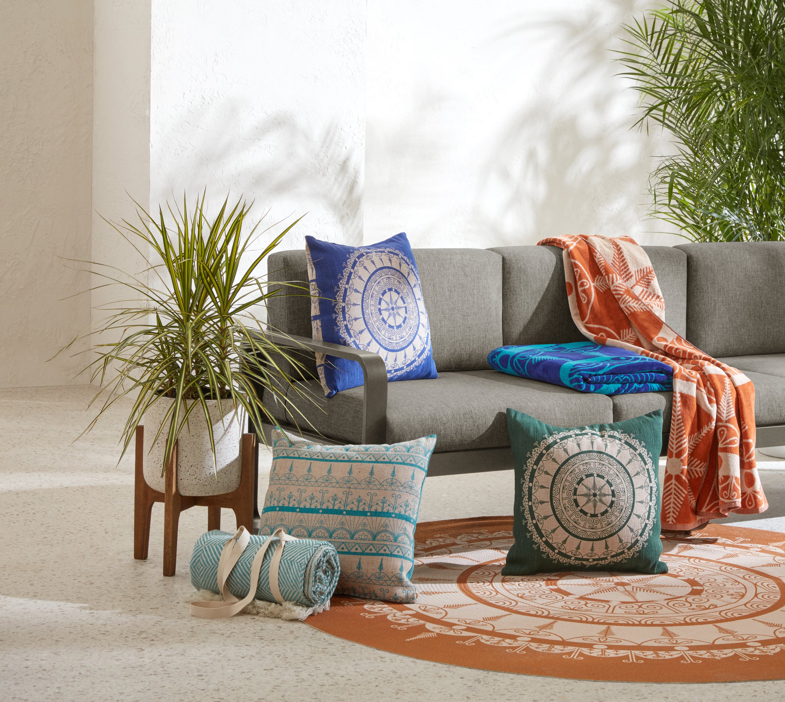 2022PATIO_S_BLUHMMBD_450.jpg