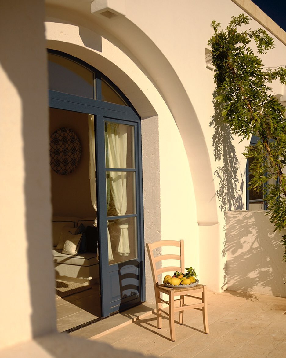Good morning from Masseria Calderisi to all of you, close and far, hope you are enjoying some dolce far niente, wherever you are. 
#masseriacalderisi #sundaymood☀️ #prettyhotels #holiday #dolcefarniente #andreaskusyphotography