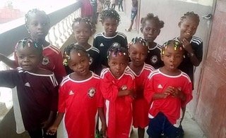 Camp de soccer à l'orphelinat.