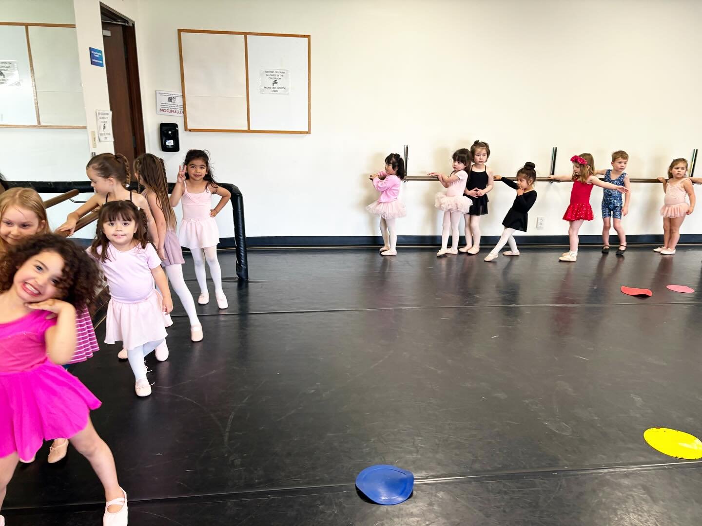 In the spring session we had 18 students in ONE class. Let&rsquo;s fill up our summer session too! ☀️💕 
.
.
Classes start next week: https://www.elevedance.studio/classes-elevedance
.
.
.
#dance #dancer #dancing #dancestudio #elevedance #danceclasse