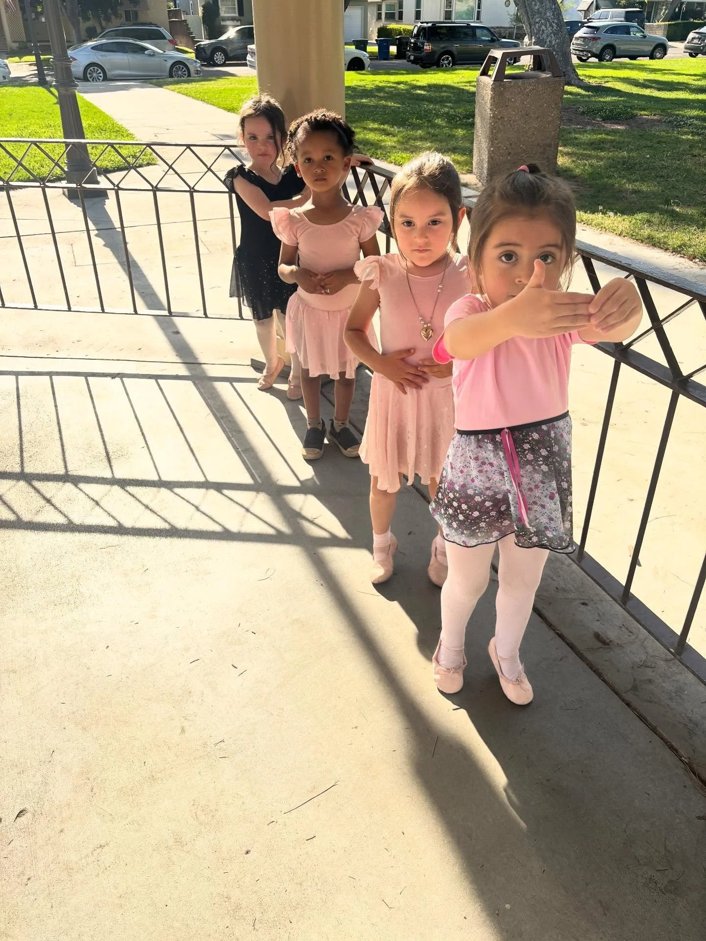We had fun dancing outside in the spring! But we are back at Olive Rec Center for the summer. Sign up begins in 4️⃣ days! ☀️🩰
.
.
.
#dancer #dancestudio #elevedance #burbank #california