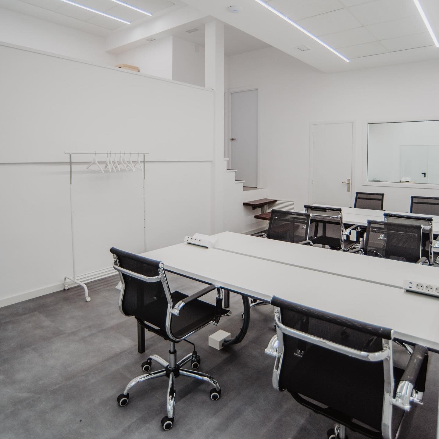 💻Treballa en un espai compartit amb altres freelancers que et permetrà els projectes que et proposis. Ara més que mai, creem comunitat. 🤝

L&rsquo;Estudi Coworking a Terrassa. 📍

#coworking #coworkingterrassa #espaidetreball #productivitat