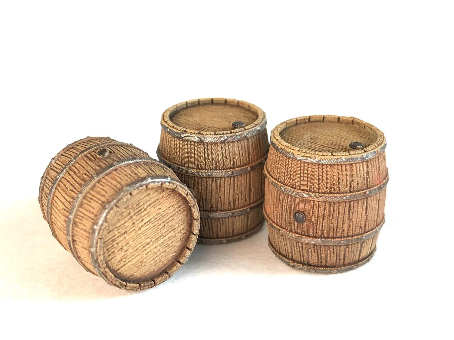 3x Wooden Barrels (1:32)