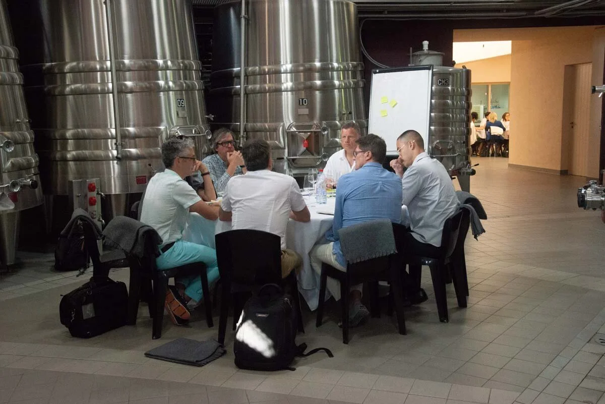 FINE MINDS 4 FINE WINES &amp; ARENI