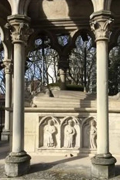 Heloise-Gate.jpg