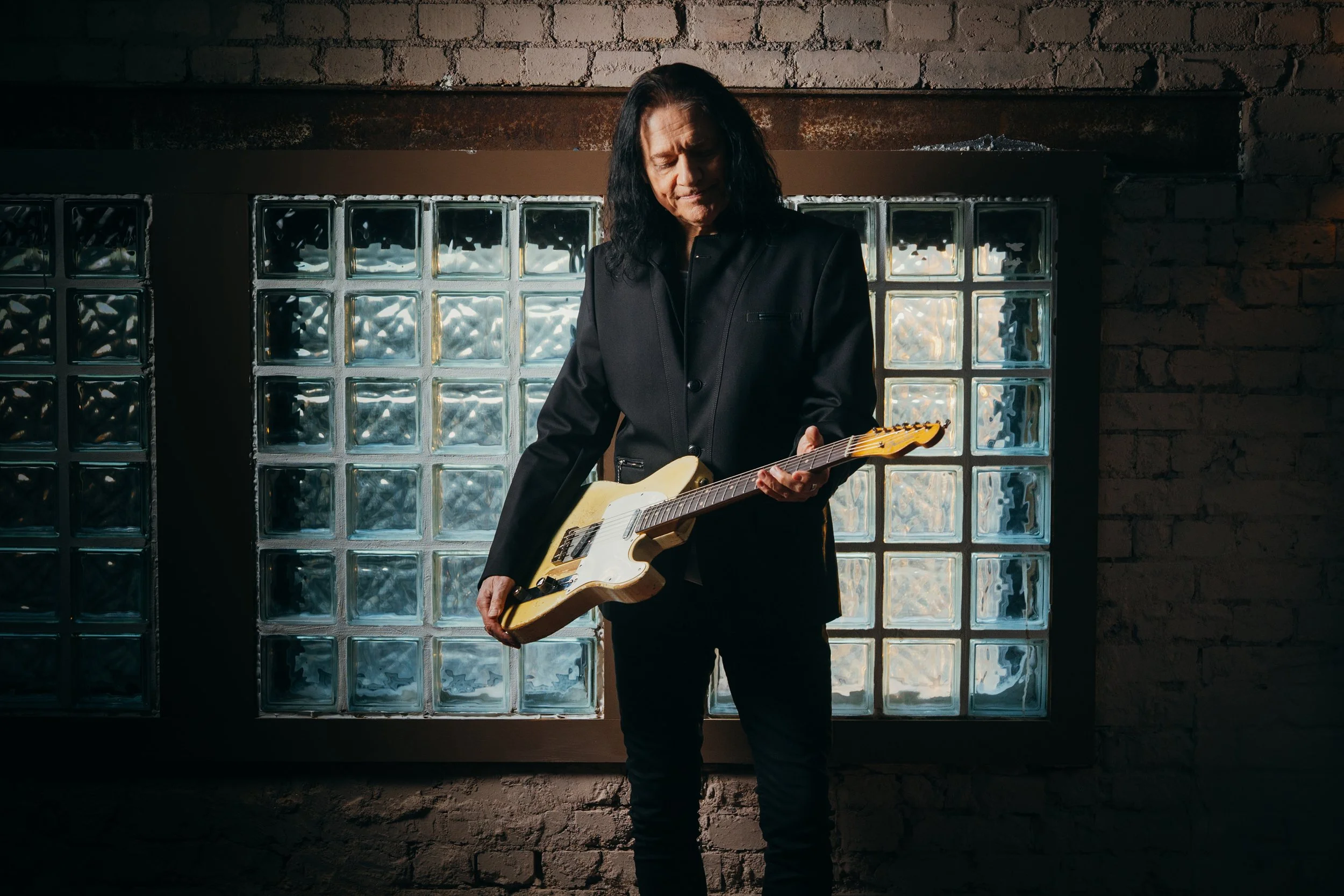 The Master of Taste and Sophistication, Robben Ford, Returns with a New Album