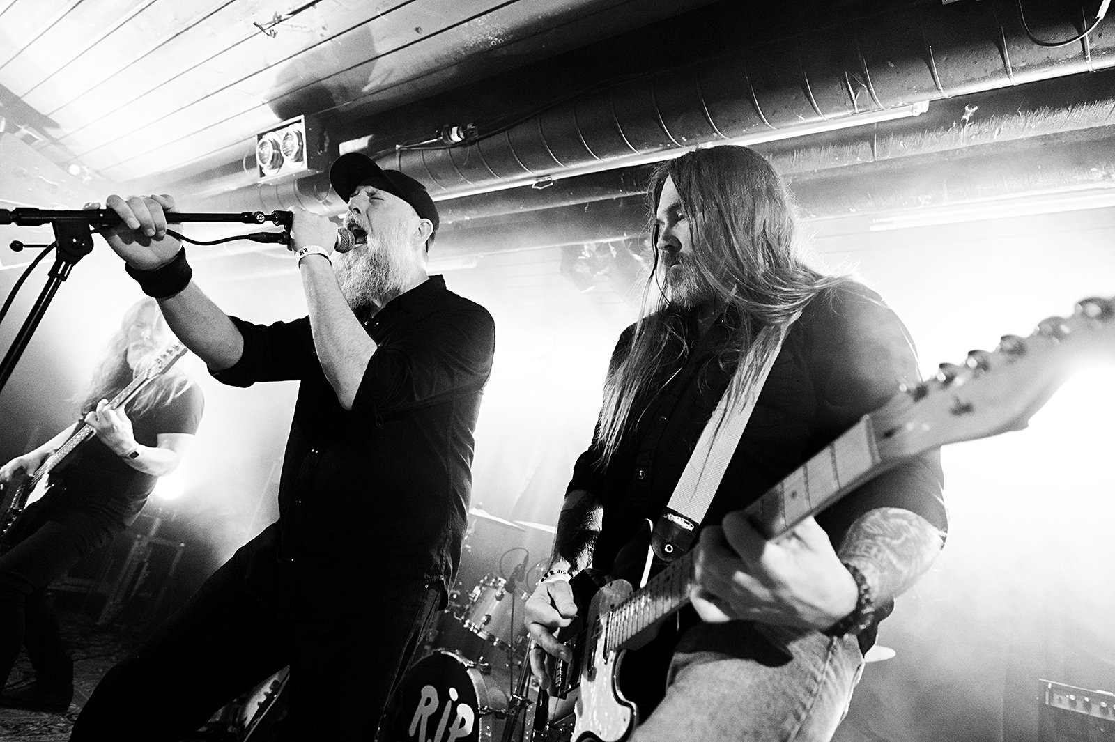 Avrak release their second single "The Lonely Shadow"