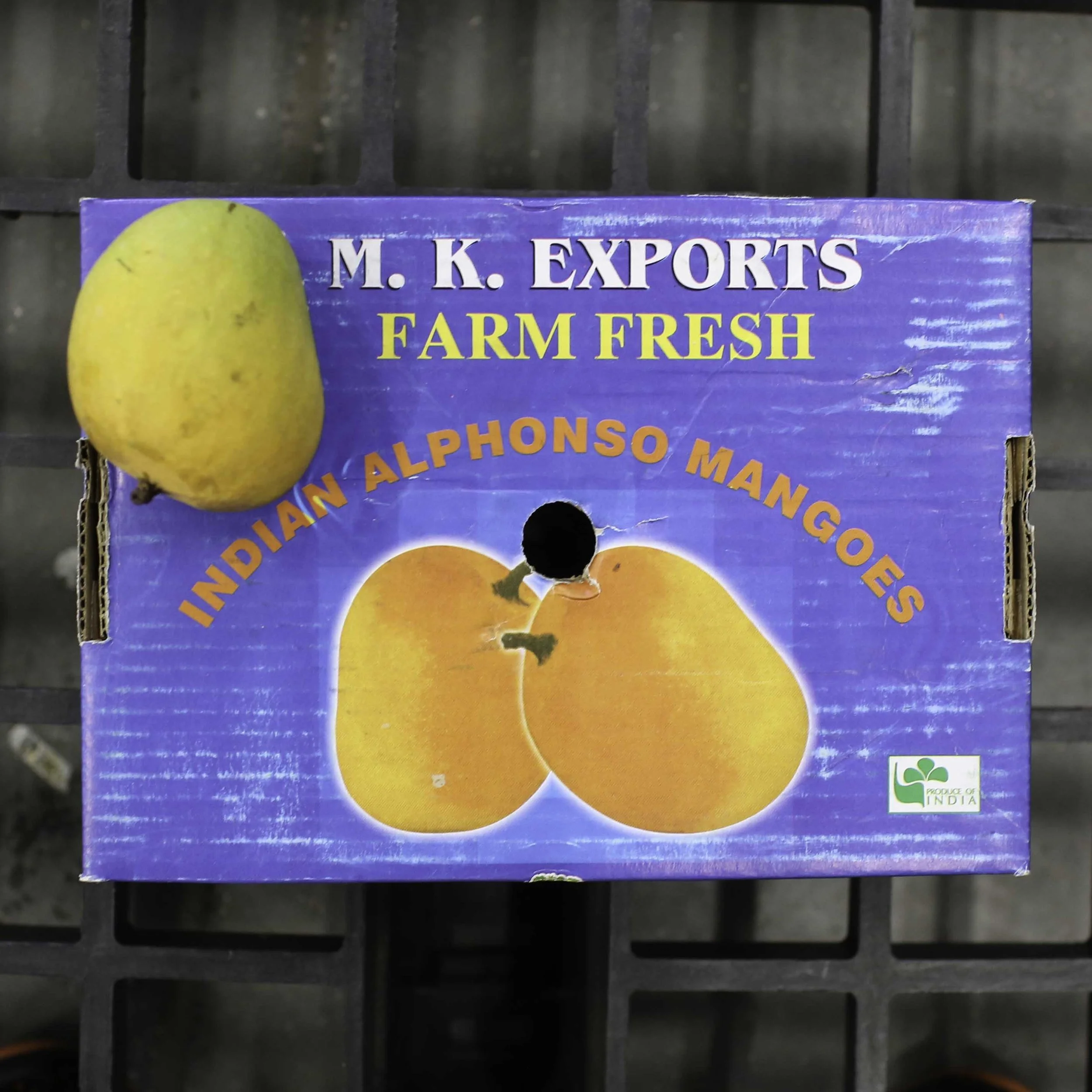le-marche-alphonso-mangoes.jpg