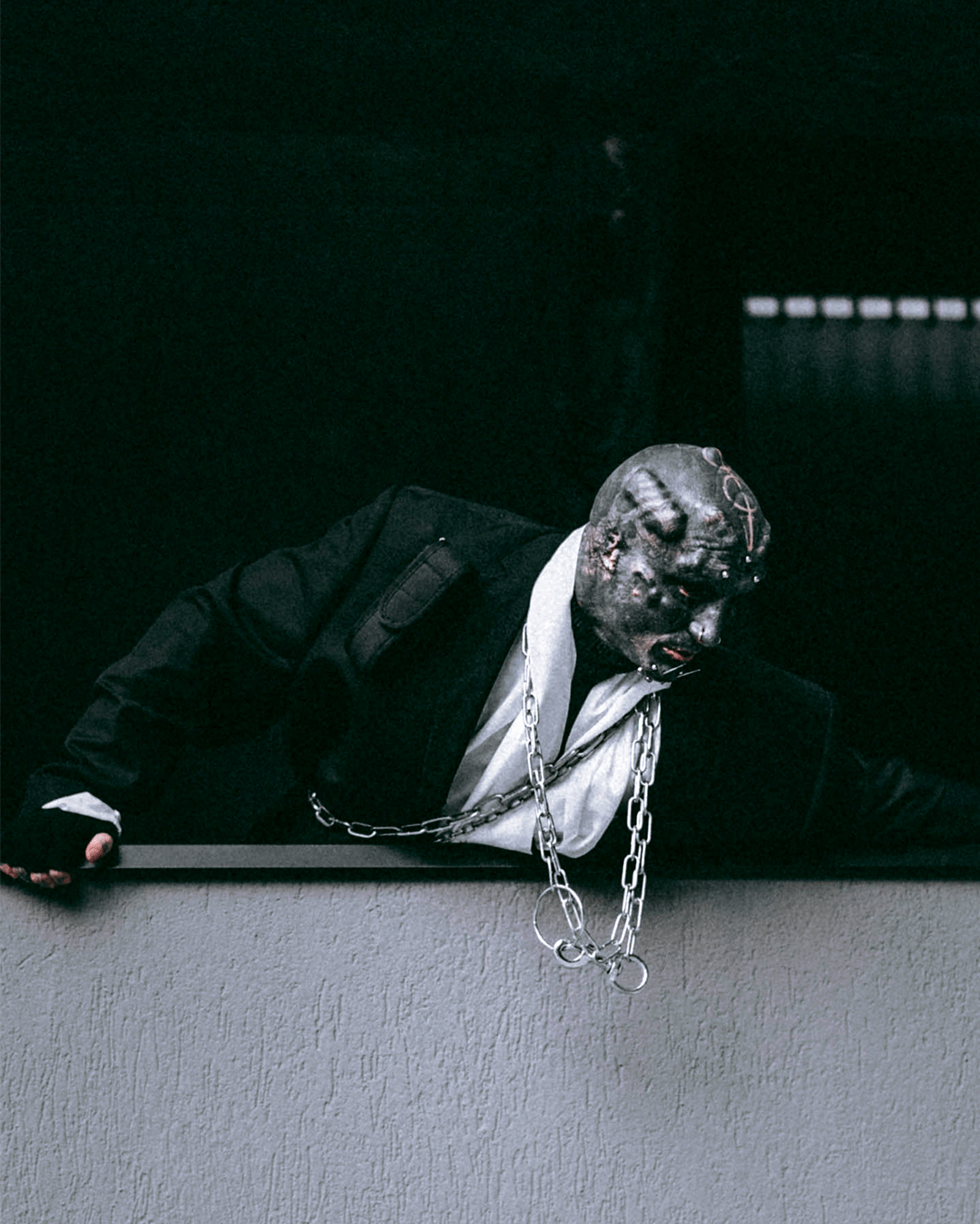 BLACK_ALIEN_INSTA_GAUCHE_02.gif