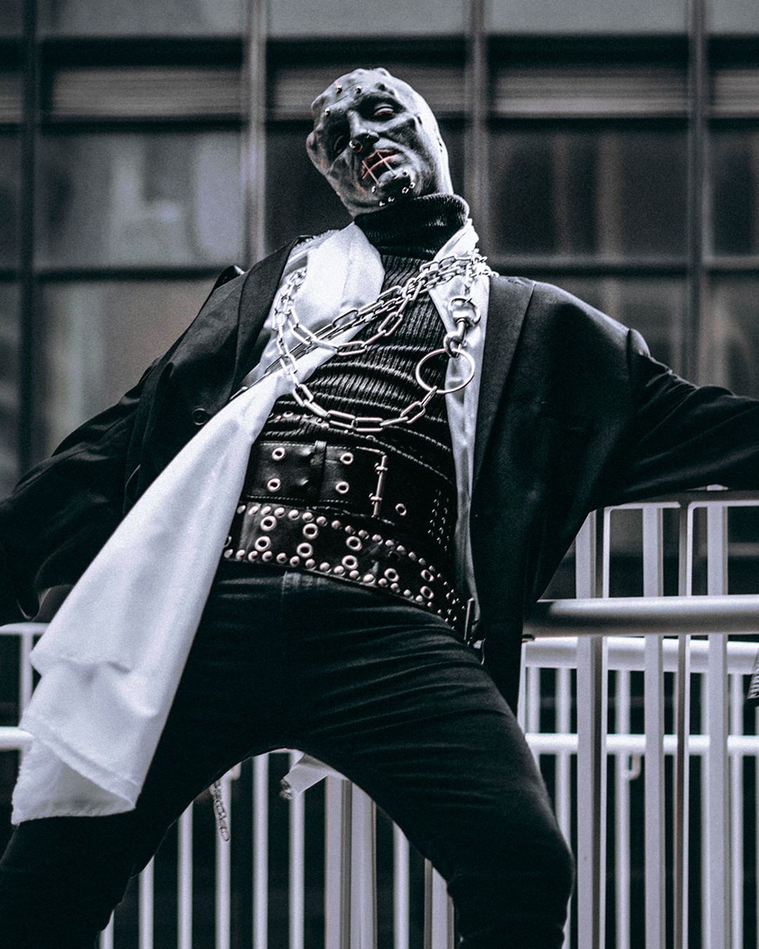 BLACK_ALIEN_INSTA_MILIEU_04.gif