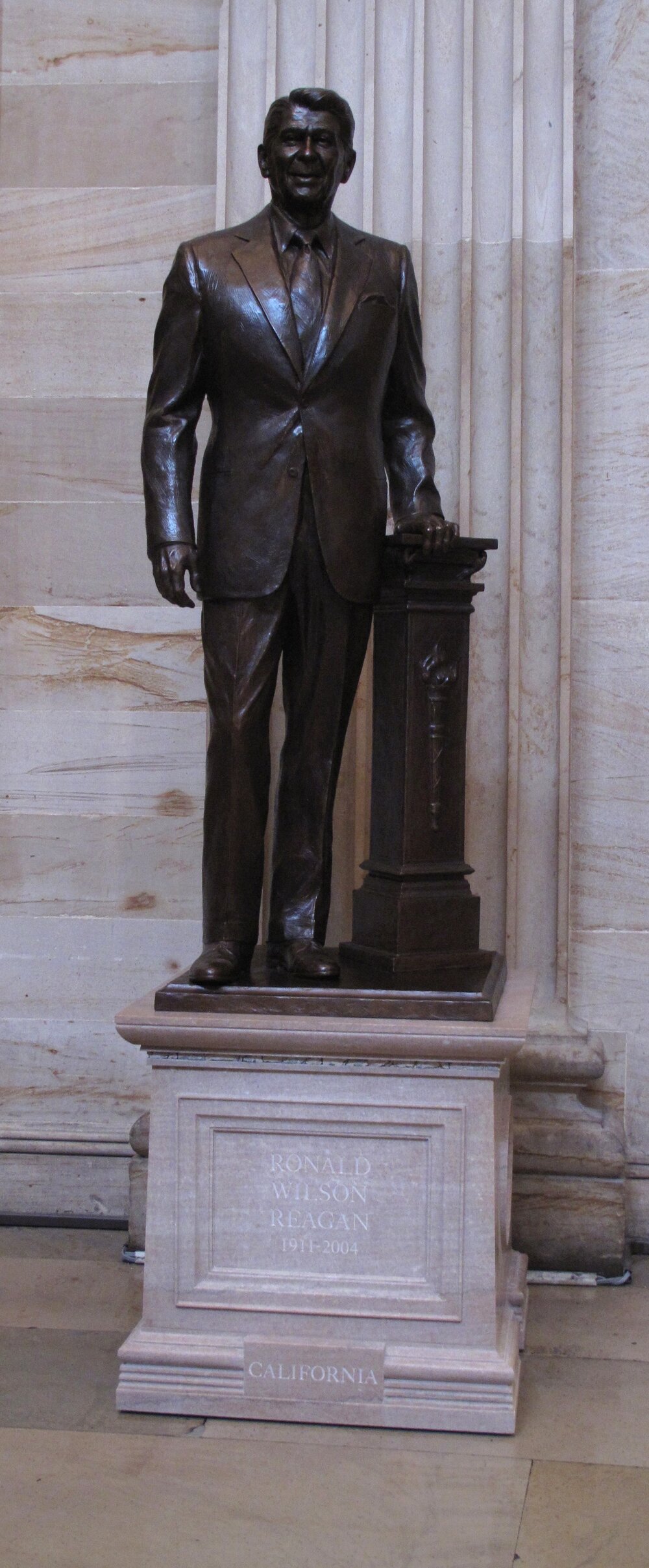 04_Reagan Base_Finished statue and base in the US Capitol Rotunda.jpg