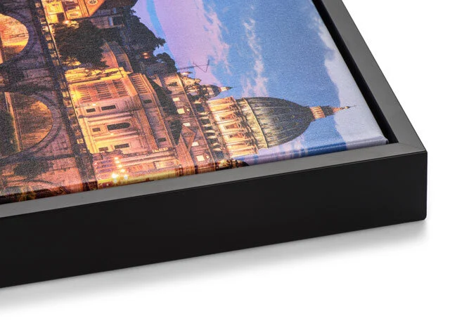 Slim Float Frame - Black