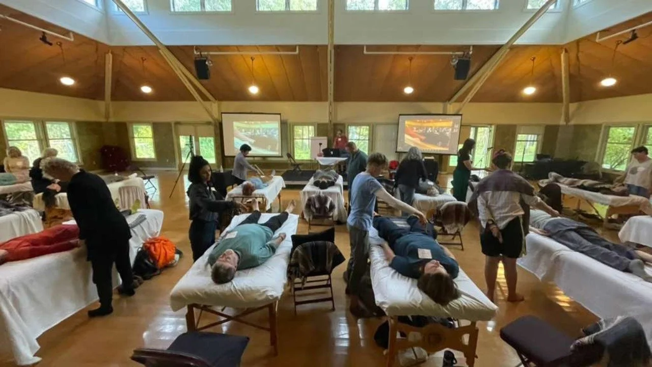 ✨ Day 4 of the Professional Healer Training at the Omega Institute 🌿💫

For the next two weeks, students are diving deep into the powerful Qigong healing methods passed down from Robert Peng&rsquo;s master, the legendary monk Xiao Yao.

From hands-o