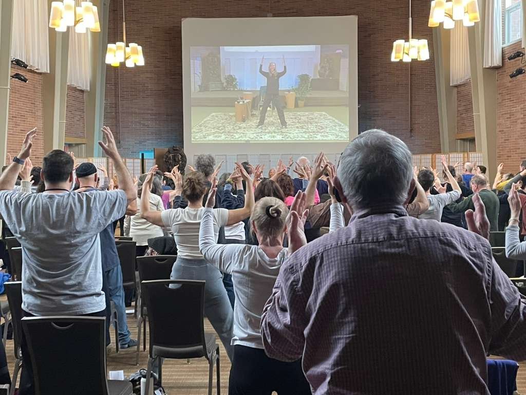 Outside: snow, stillness, deep winter silence ❄️
Inside: flowing Qi, warmth rising, hearts open.

Last weekend in Massachusetts, we gathered for Qigong to Increase Your Healing Power&mdash;a long winter weekend of breath, movement, and deep connectio
