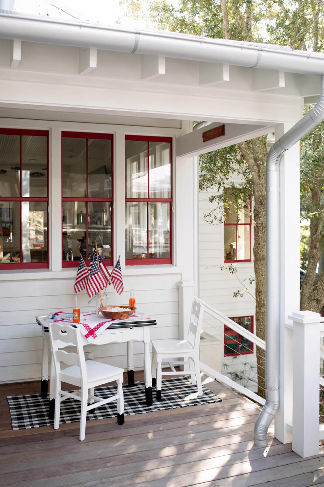 White_Porch_with_Red_Trim.jpg