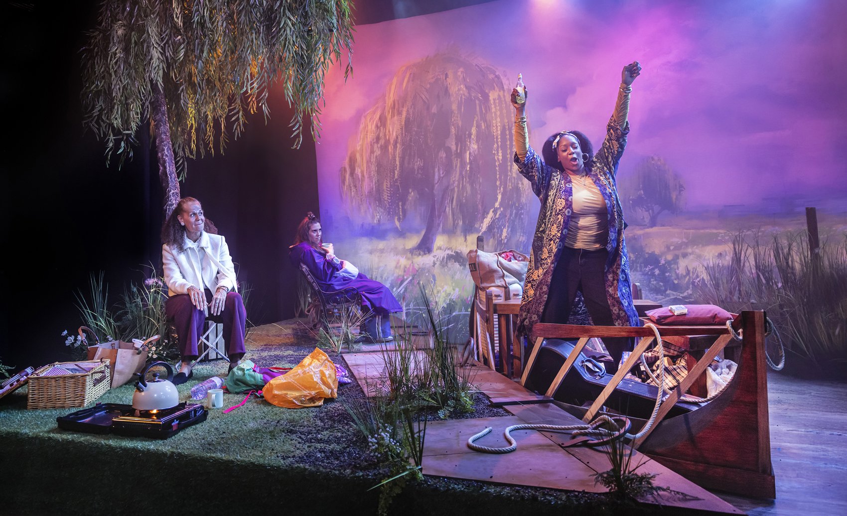 017_Three Hens in a Boat_Pamela Raith Photography (1).jpg