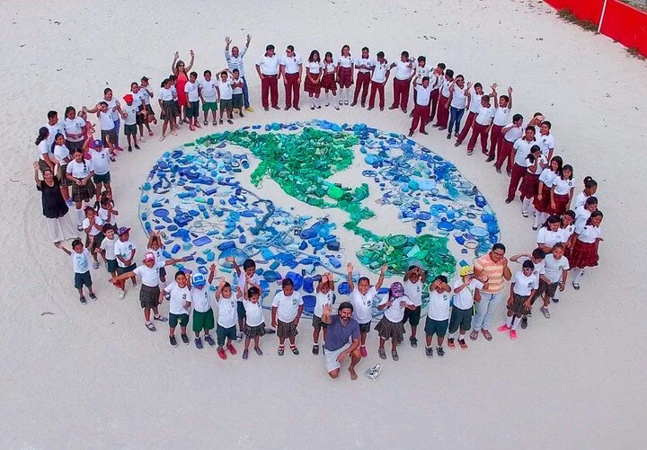 Throwback to our community based art work with the youth of Punta Allen. Looking forward to getting back to work again. 
...
El trabajo que hicimos con los jóvenes de Punta Allen hace unos años. Tenemos muchas ganas de de trabajar con la comunidad de nuevo. 
...
#washedupproject #environmentalart #communitylove 
...
&ldquo;for the love of the oceans and all that connects us&rdquo; 🌊