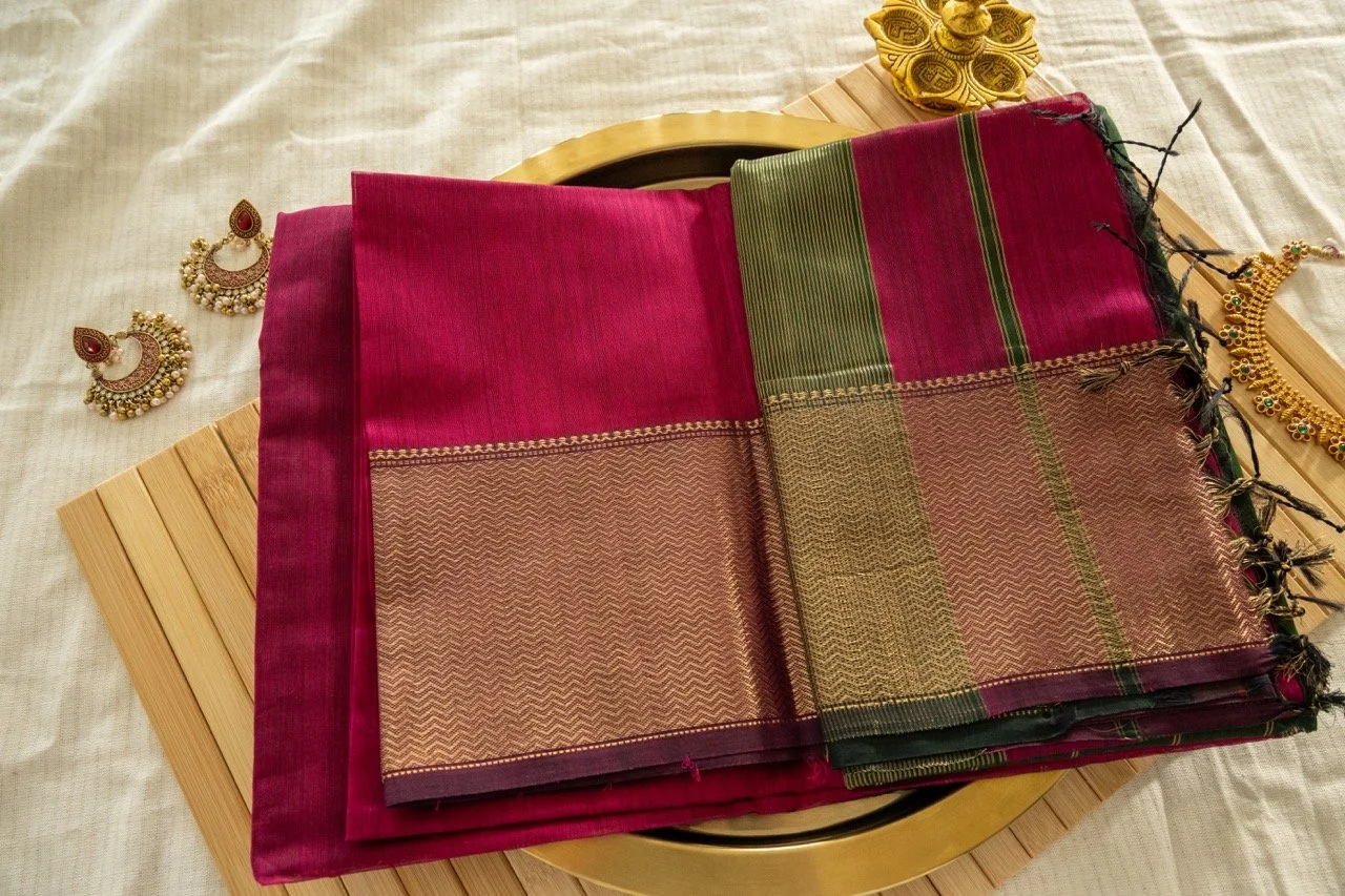 rani-pink-in-maheshwari-weave-2.jpg