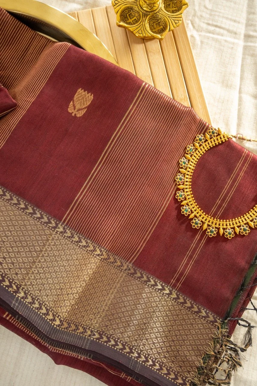 oxblood-red-in-maheshwari-weave-6.jpg