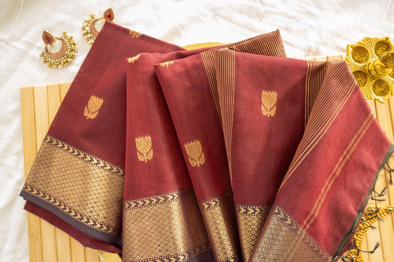 oxblood-red-in-maheshwari-weave-4.jpg
