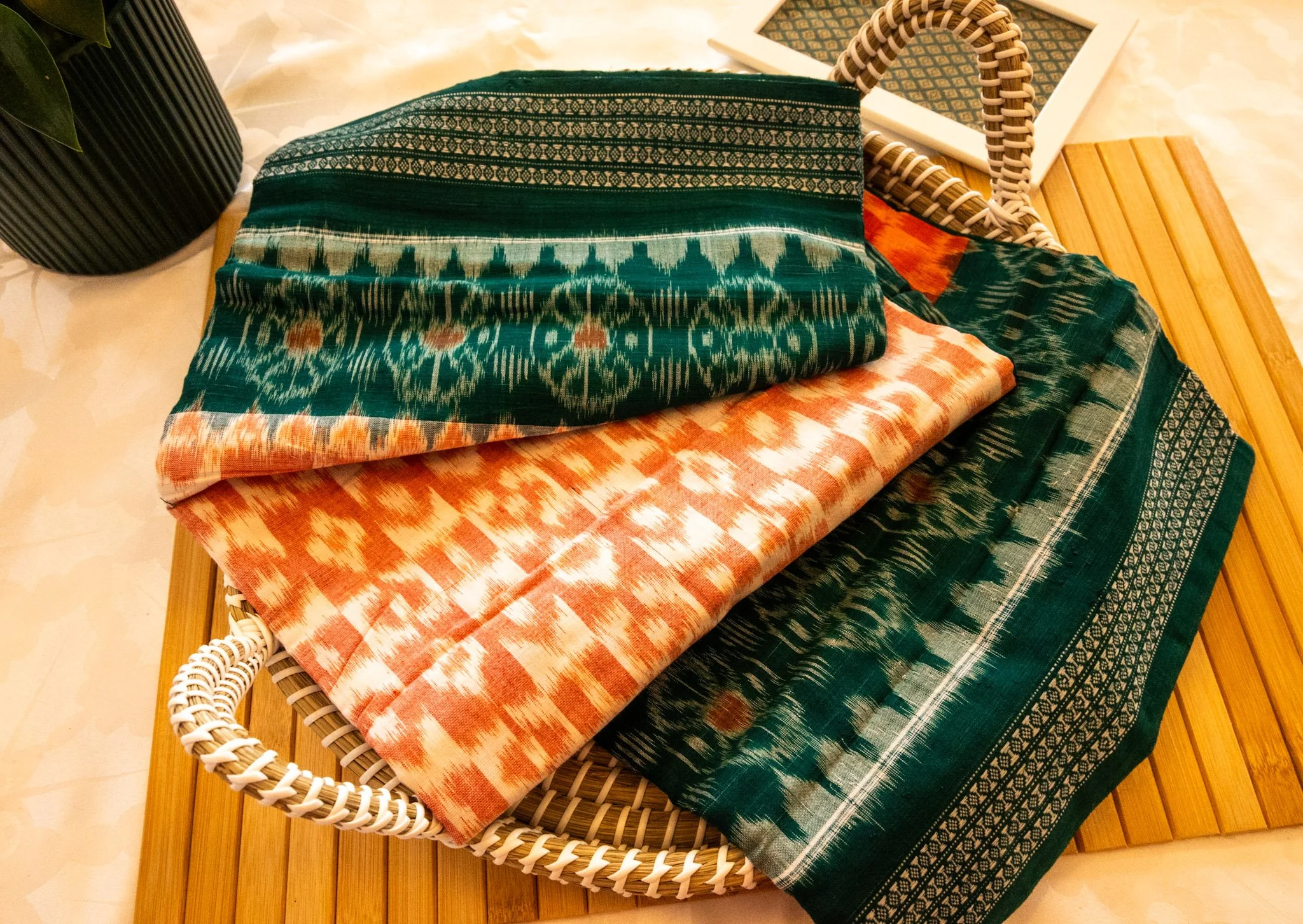 marigold-orange-with-green-border-sambalpuri-weave-1.jpg