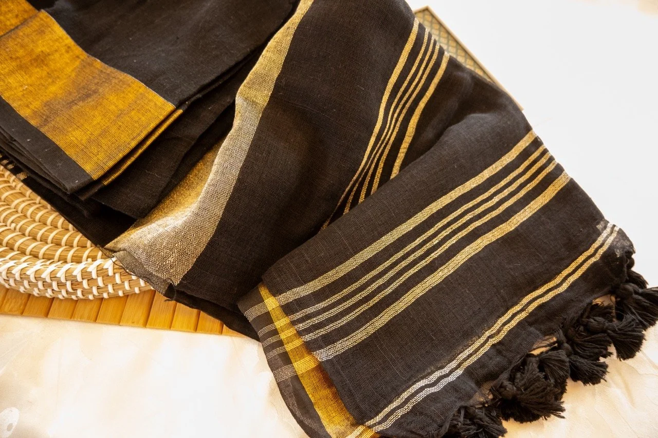 onyx-black-with-gold-border-linen-4.jpg