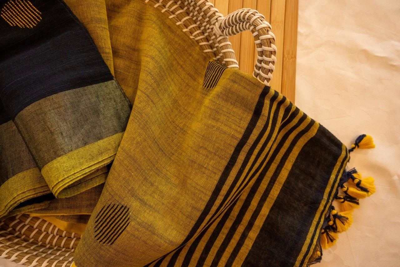 ebony-black-with-mustard-pallu-linen-cotton-4.jpg