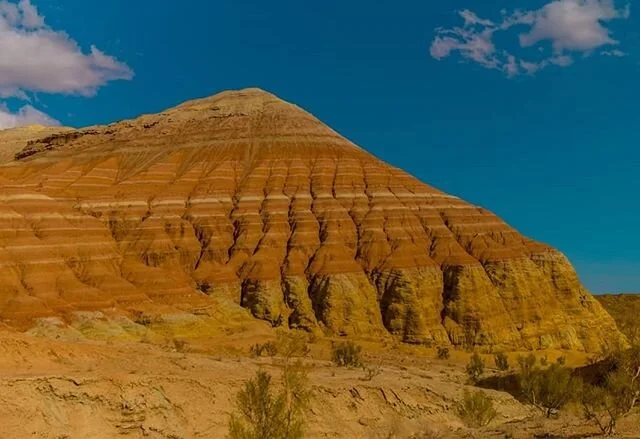 KASACHSTANS kleiner Grand Canyon

Der Charyn Canyon im S&uuml;dosten Kaschstans wird auch h&auml;ufig mit dem Grand Canyon in den USA verglichen. Er ist zwar wesentlich kleiner aber seine &auml;hnlich bizarr geformten Felsen &auml;hneln tats&auml;chl