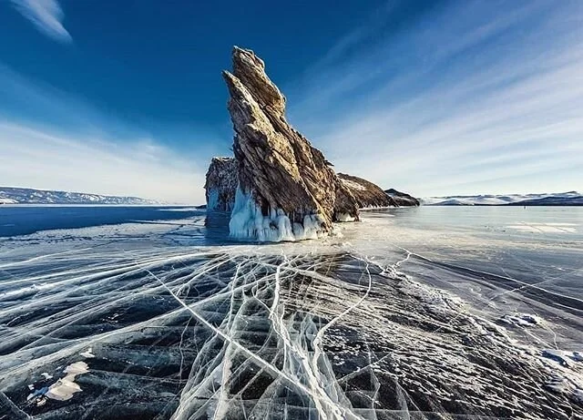 Baikalsee
Der sch&ouml;nste See in Sibirien 
Der tiefste See der Welt. Der wasserreichste See der Welt. Der &auml;lteste See der Welt. Das sind nur drei der Superlative des Baikalsees in Russland. Das &ldquo;blaue Auge Sibiriens&rdquo; begeistert Bes