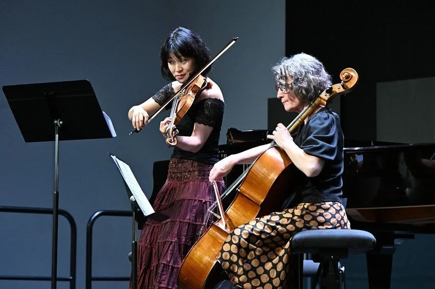 We loved playing in Mainz, Germany!
•
💕Marianne Gaiffe, cello
💛 J.S. Bach : Inventions, R. Glière : Duos, L. Liang : Gobi Polyphony
•
Many thanks to @hausburgund , @laurent_vv , Sarah Cercley, Bärbel Stofft, Elsa Courio
•