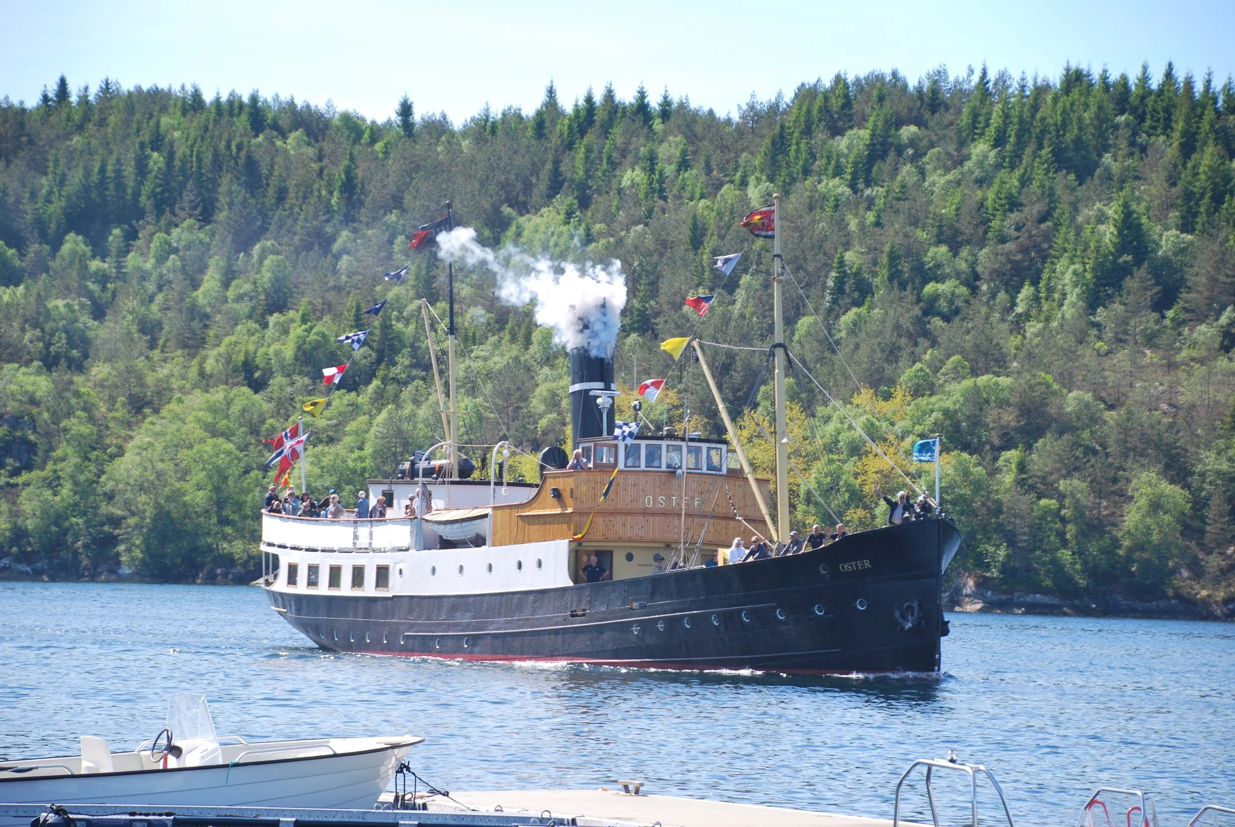 Fjordtur med ds Oster rundt Osterøy 17. august 202410.00