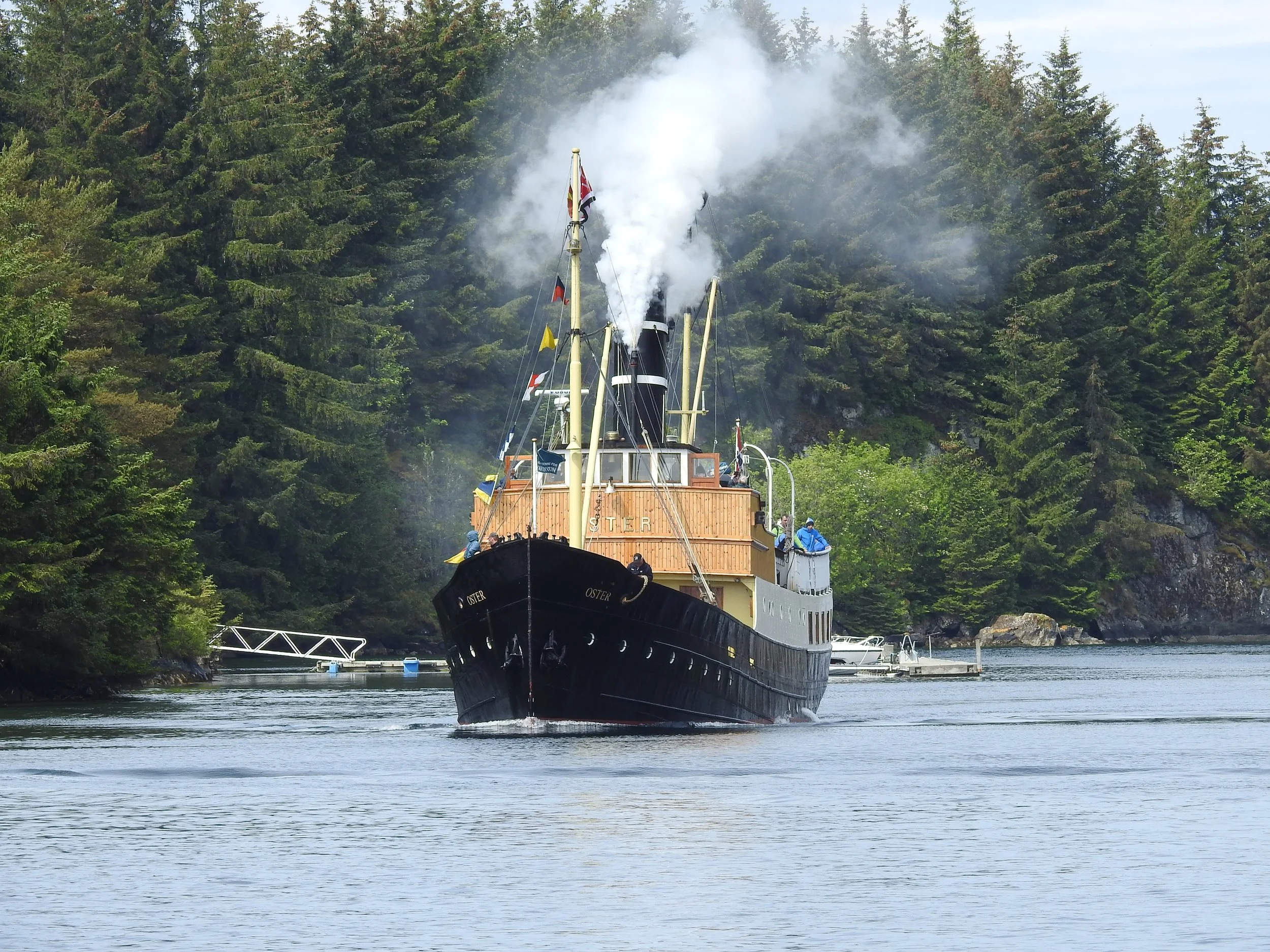 Kystdag til Bøvågen fra Bjørsvik med stopp på Hamre, Knarvik og Manger