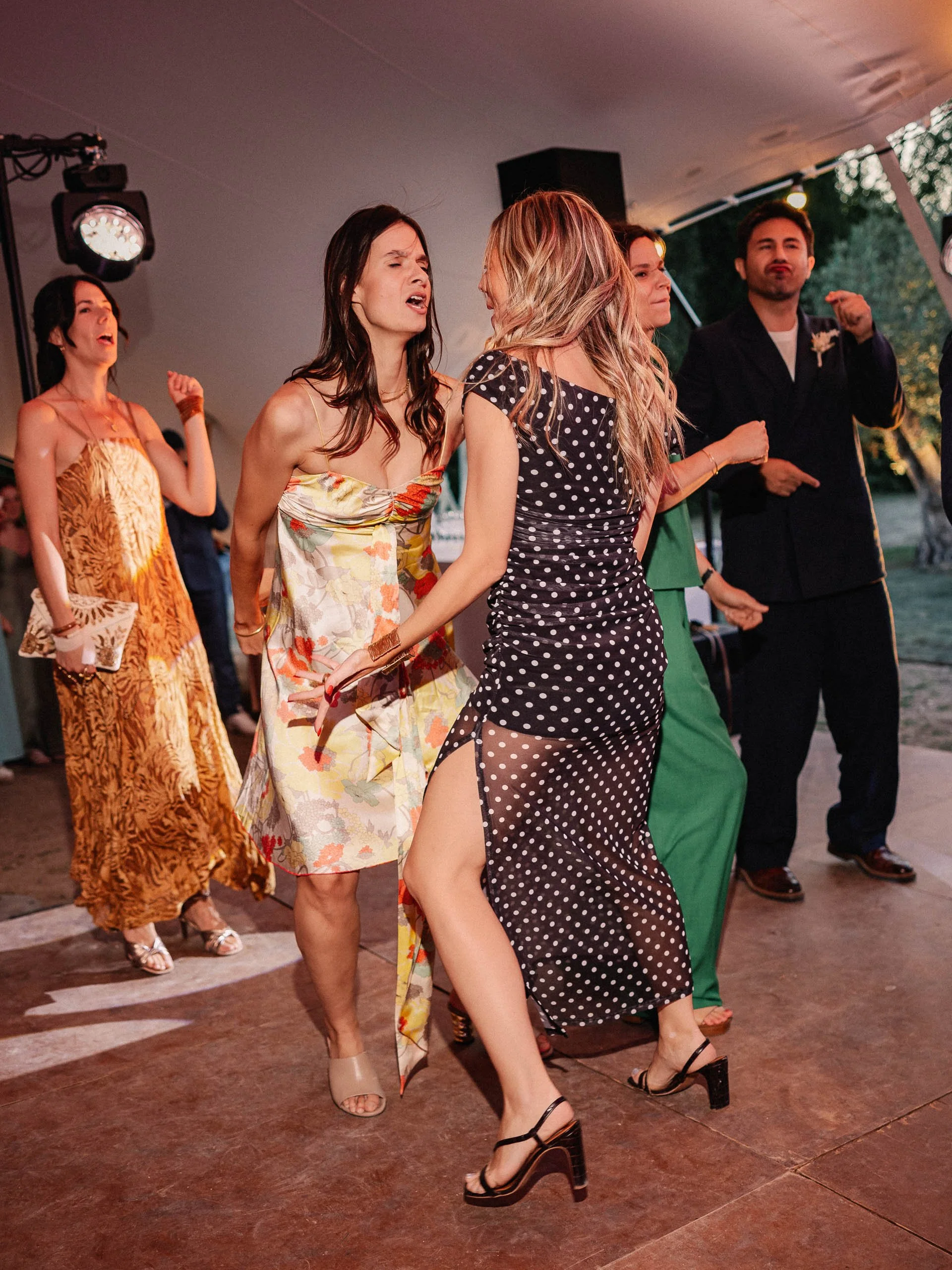 Julie&Charles-Henry-Débutdesoirée-LucasCerri-44.jpg