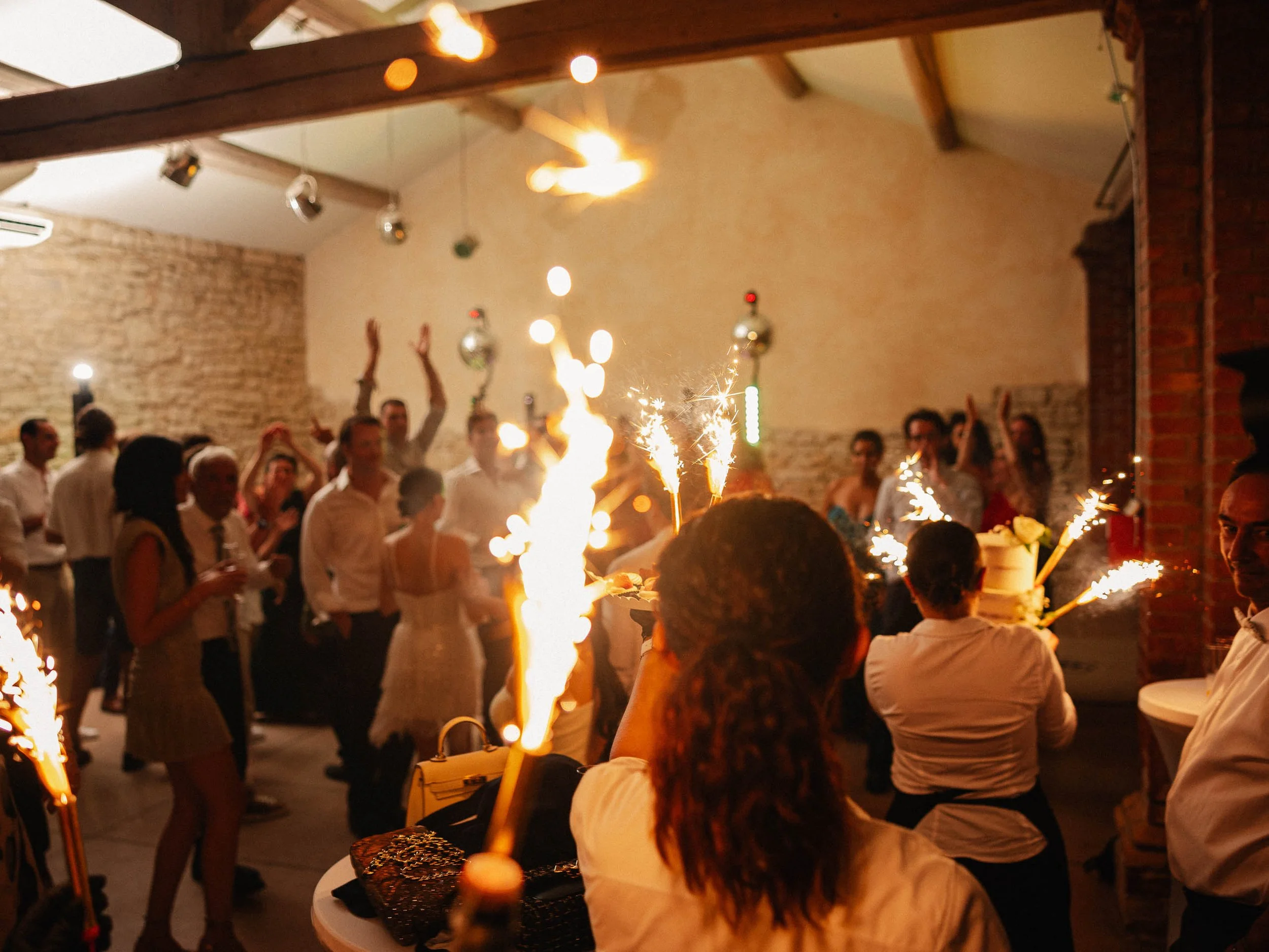 Emeline&Vincent-Findesoirée-Lucascerri-177.jpg