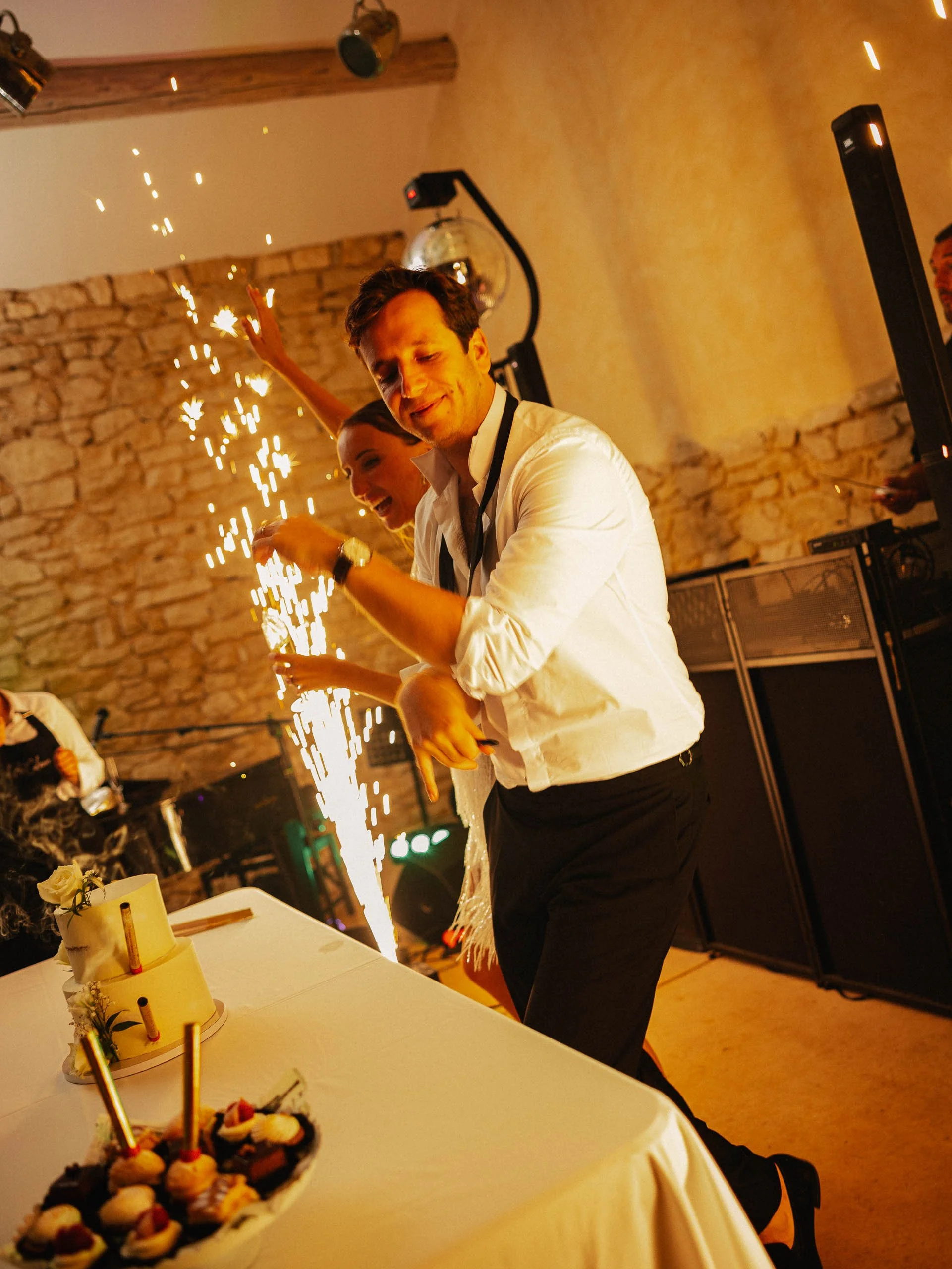 Emeline&Vincent-Findesoirée-Lucascerri-186.jpg