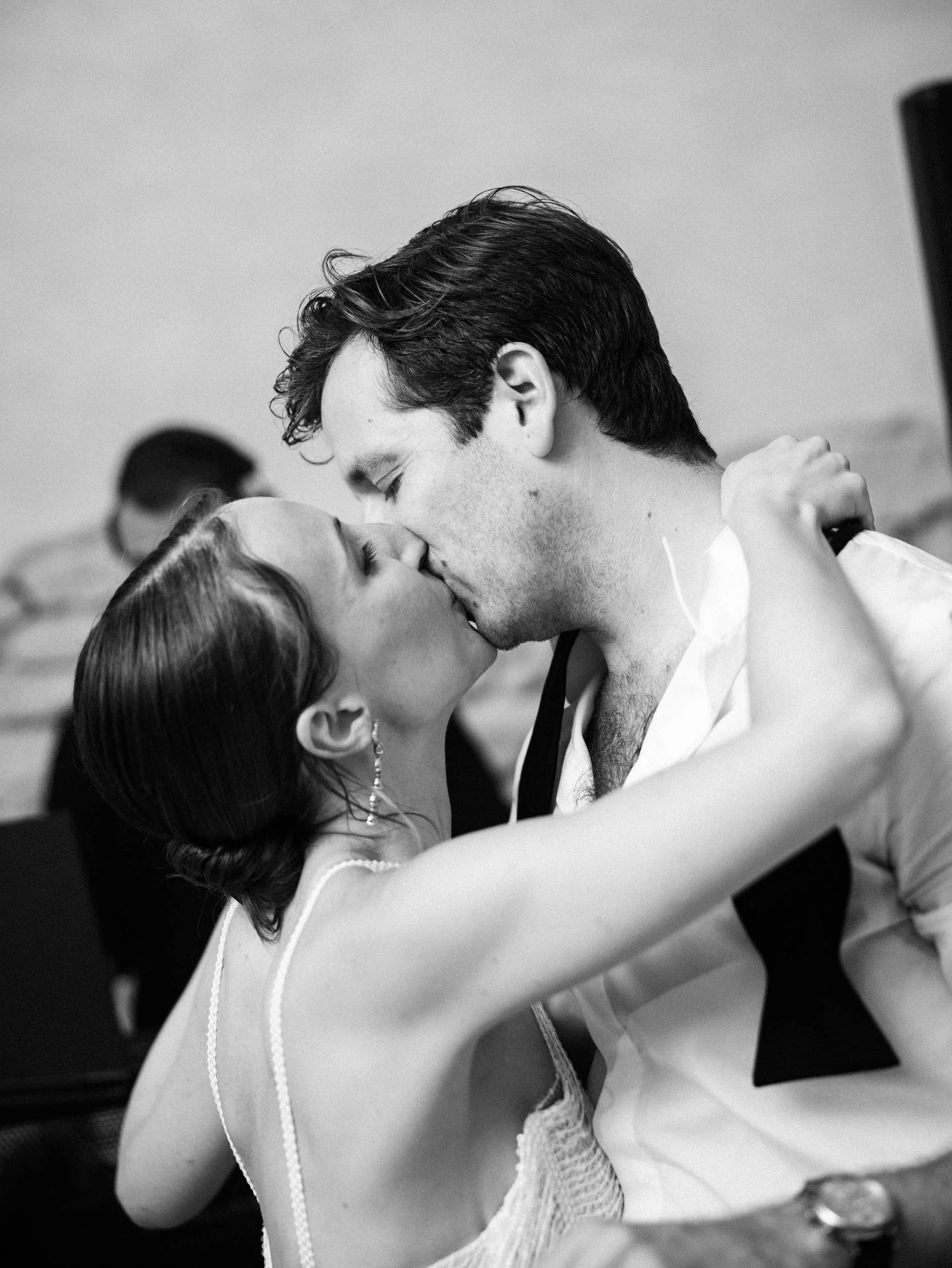 Emeline&Vincent-Findesoirée-Lucascerri-225.jpg