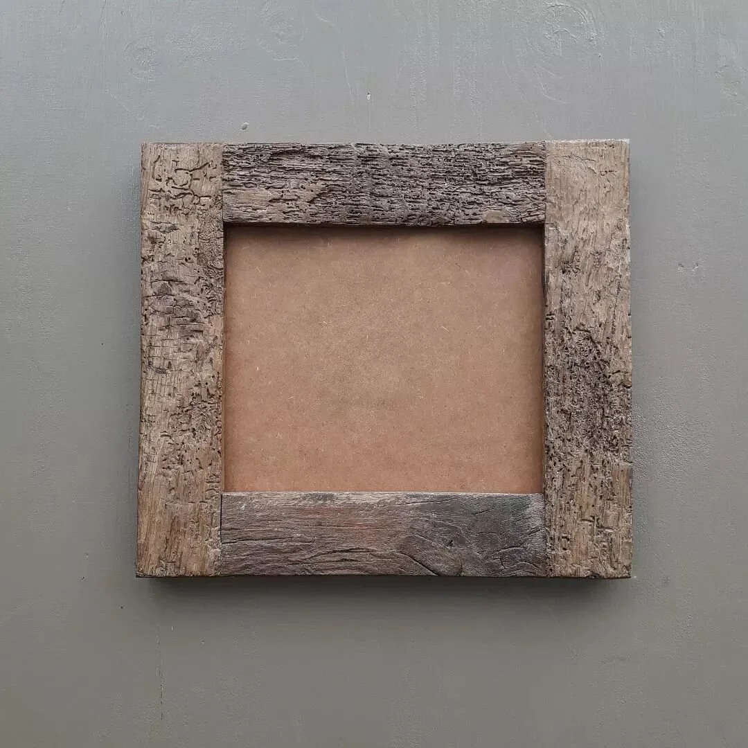 Rustic Oak Picture Frame.
Available on my website. 

#rusticinterior #home #interiors #interiorstyling #pictureframes #modernfarmhouse #decor #rusticdecor #wasabi #boho #naturaldecor #art #woodendecor #cabins #shacks #barns #patina #reclaim #restore 