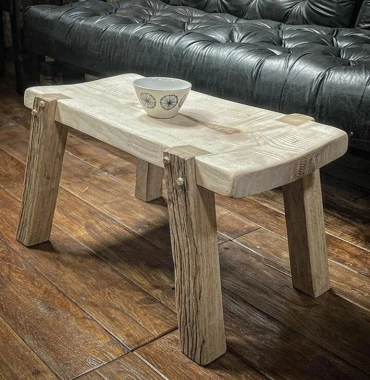 This Coffee Table / Bench is one of a few pieces of furniture that's available on my website, made by @blackstone_chalk 

#rustichomedecor #rusticdesign #furnitureminimalis #handmadeaccessory #woodentable #reclaimedart #etsy #interiordesignideas #was