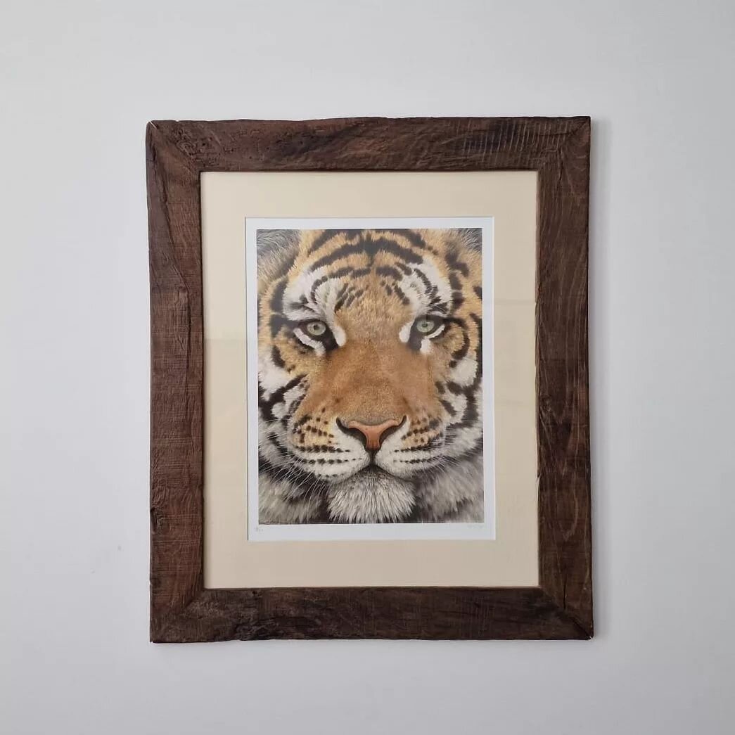 Bespoke French Oak Picture Frame for my customers painting.

#pictureframes #modernfarmhouse #decor #home #interiors #interiorstyling #interiorarchitecture #haylingisland #rusticpictureframes #rusticmirrors #bespokefurniture #tiger #paintings #decora