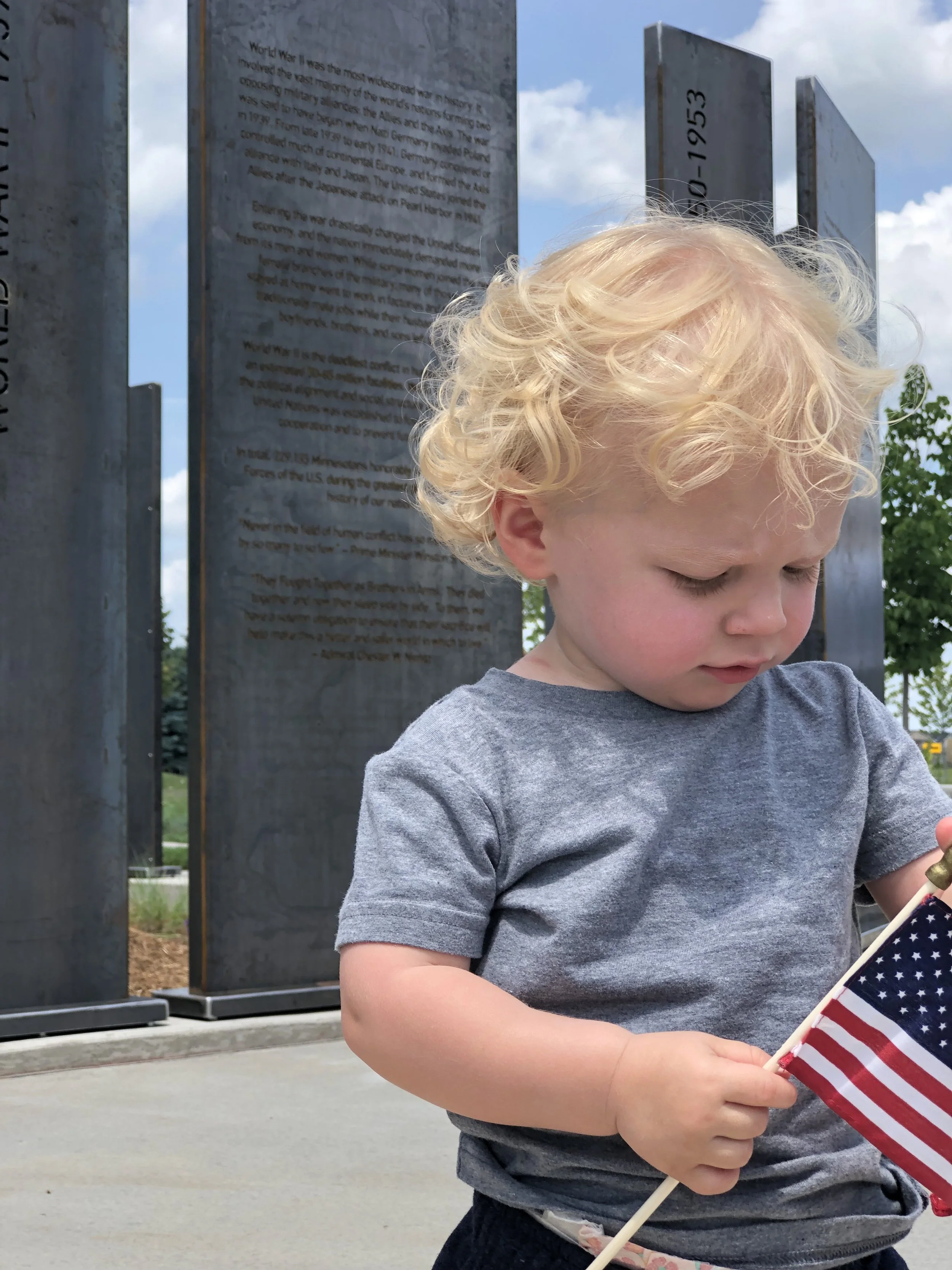 SMALL BUDGET_VETERAN MEMORIAL_IMG_IN_KID.JPG
