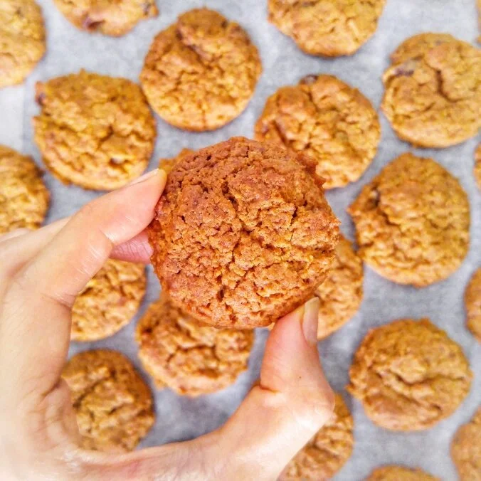 Beetroot And Thyme Savory Cookies