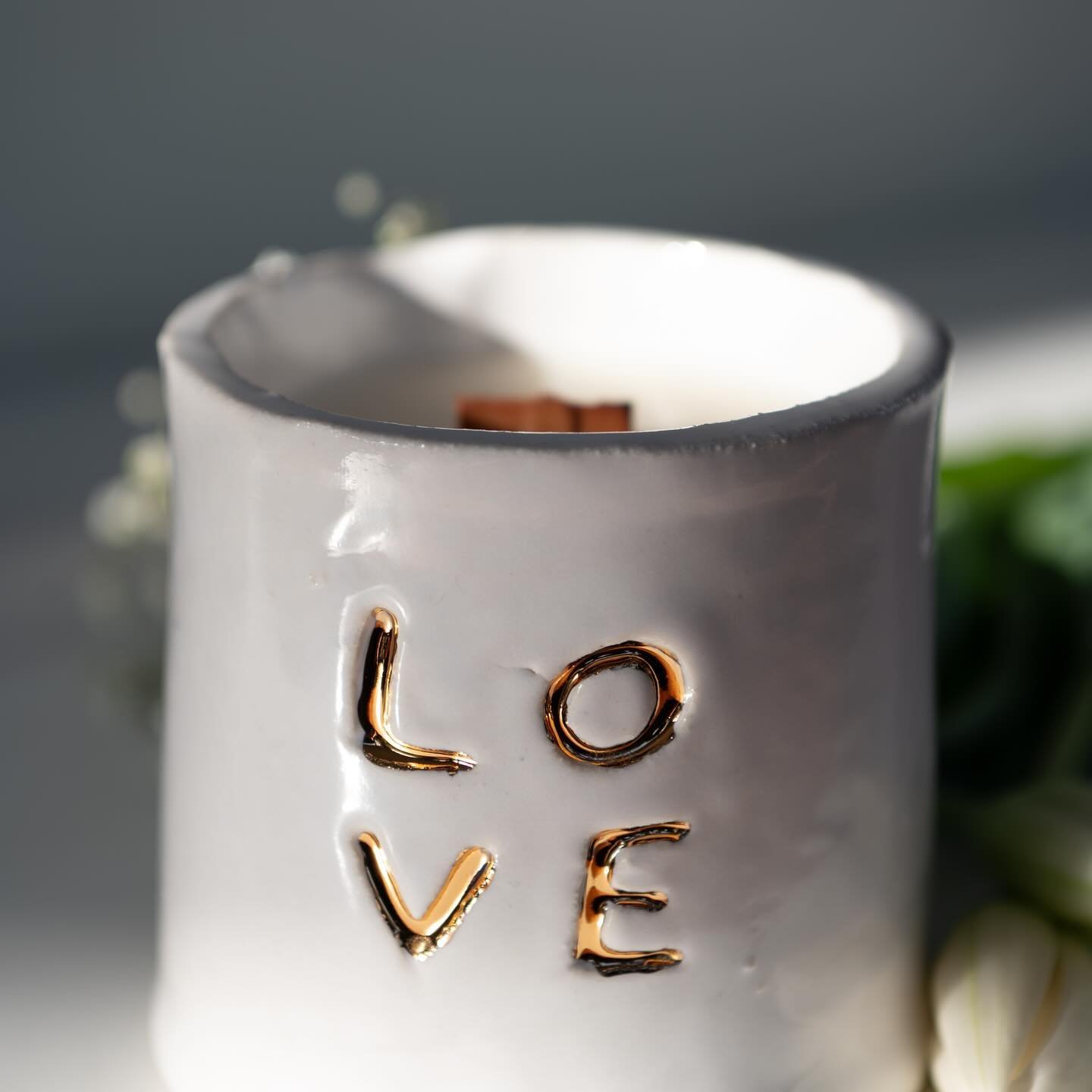 ✨ Mother&rsquo;s Day Collection 

📷 epic photos @muirimagephotography 

We have 2 gorgeous ceramics in white 🤍 

@vilksstoneware absolutely stunning golden love vessels, perfect for that stunning love of yours!

@skim.ceramics we revamped the first