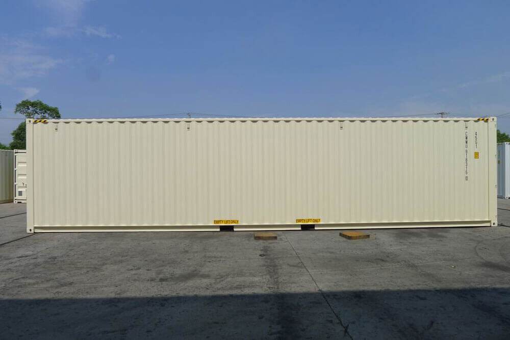 One-trip 40' container with forklift pockets