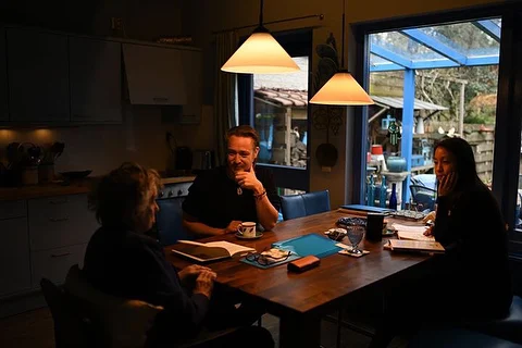 There are SO many things happening with our long-term #storytelling project @rootsguide.

Here are a few snapshots from some of the things that have happened lately: @rehabeldalil presenting our visual stories to photography expert during the Women M