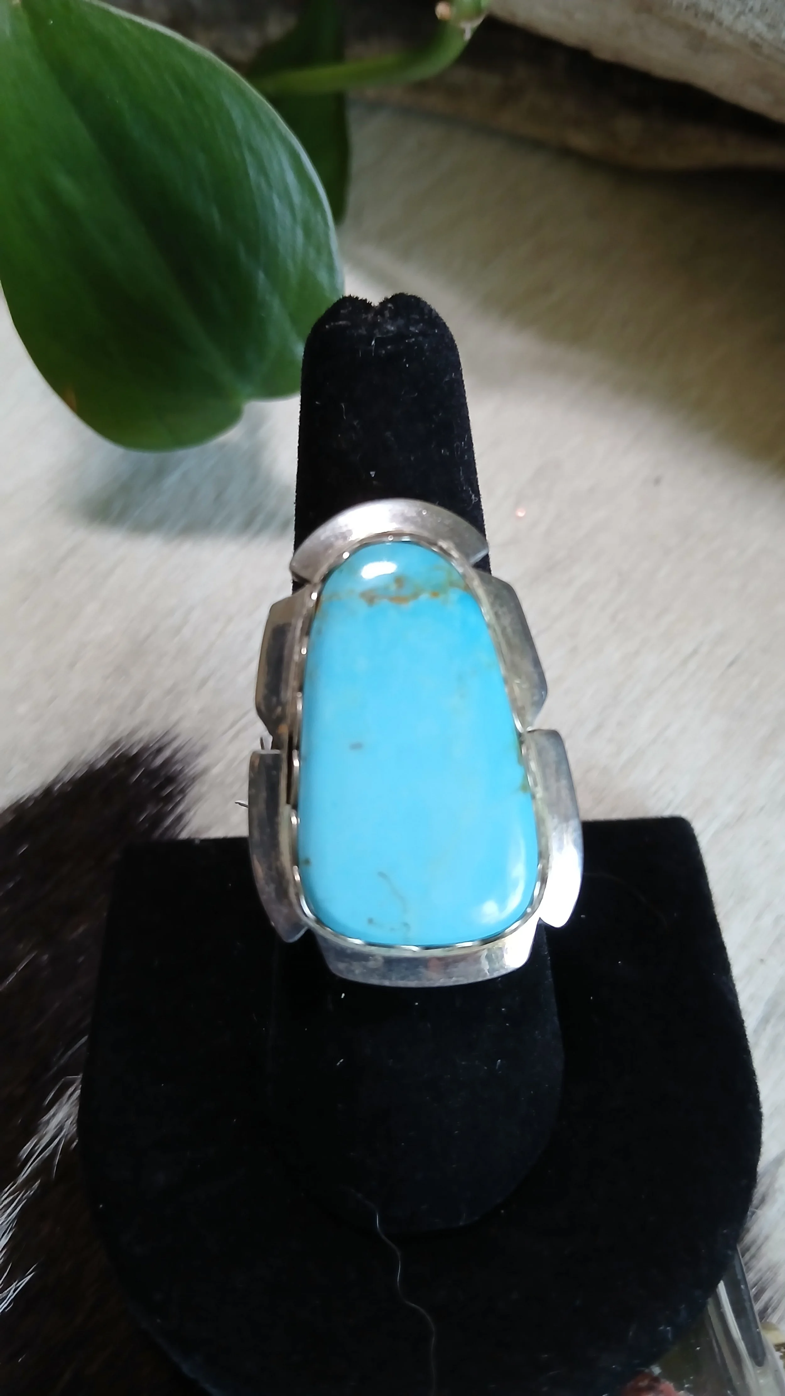Attractive Kingman Turquoise and Sterling Ring - Size 8.25