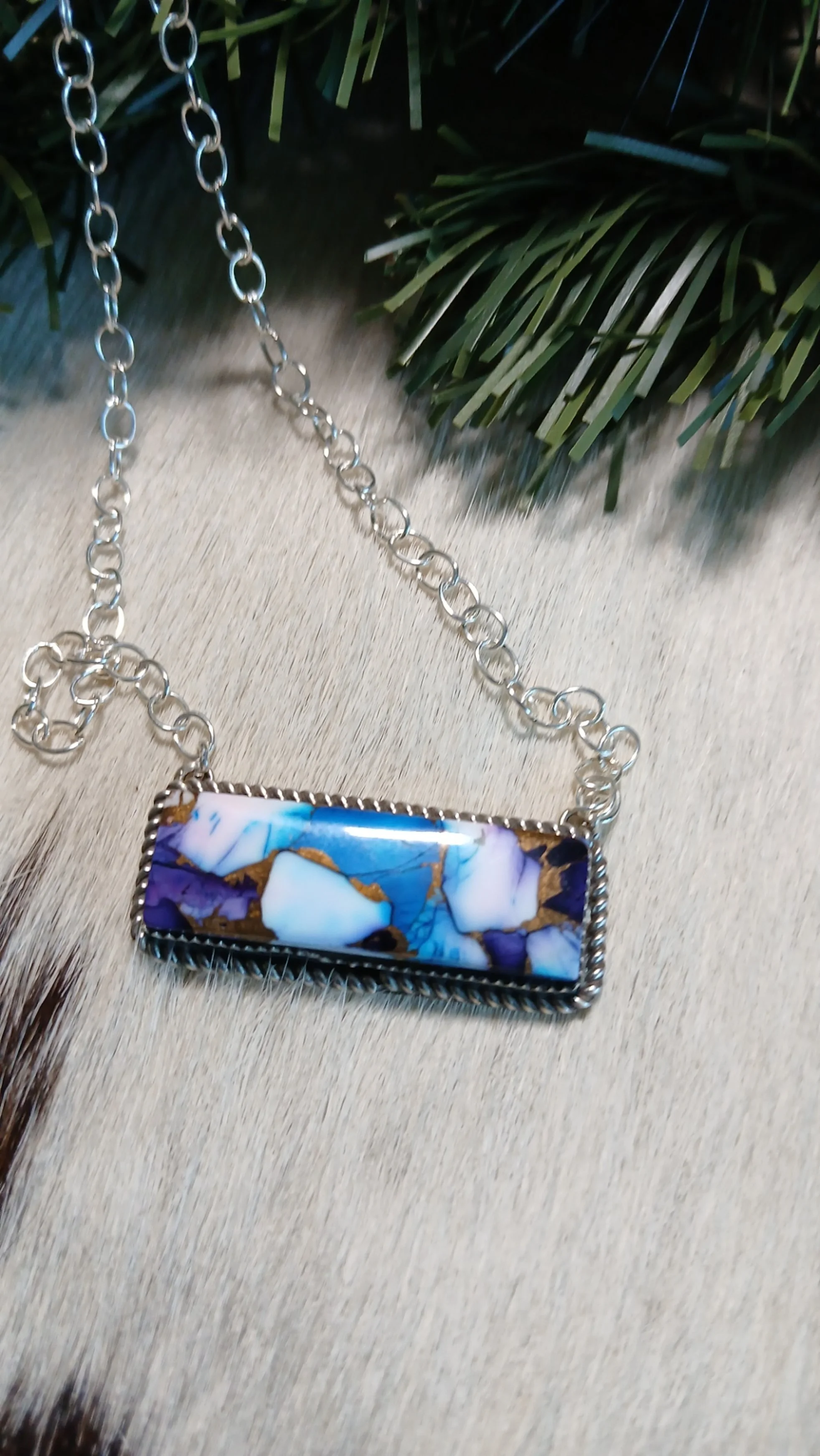 Pretty Purple Spiny Bar Necklace