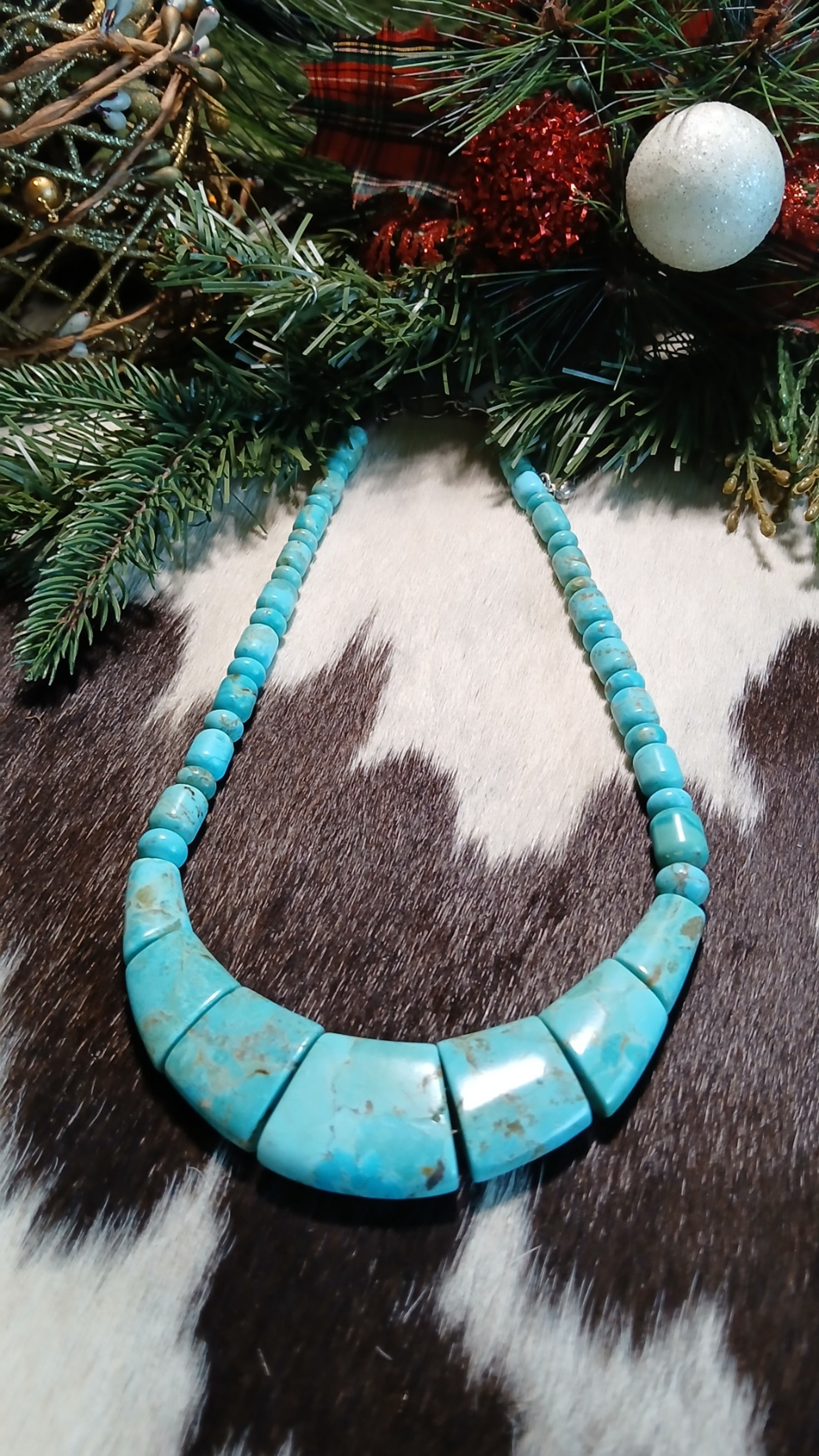 Gorgeous Kingman Turquoise Graduated Necklace